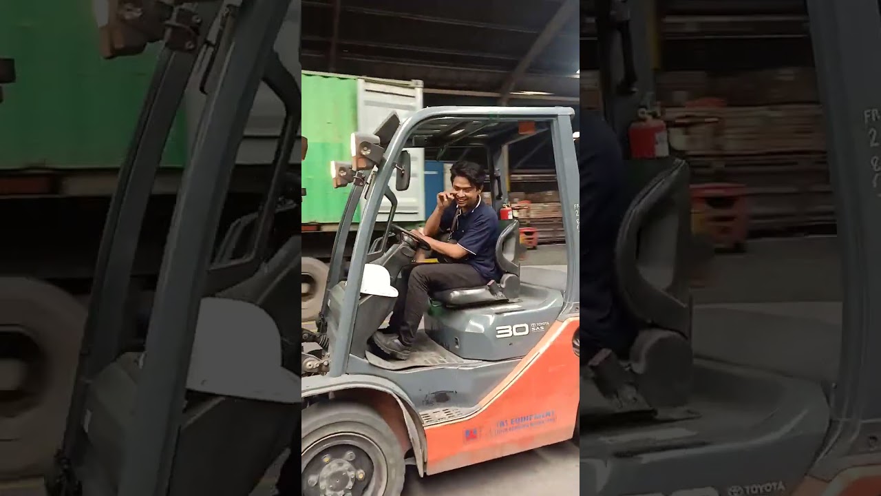 bongkar muat keramik.                       