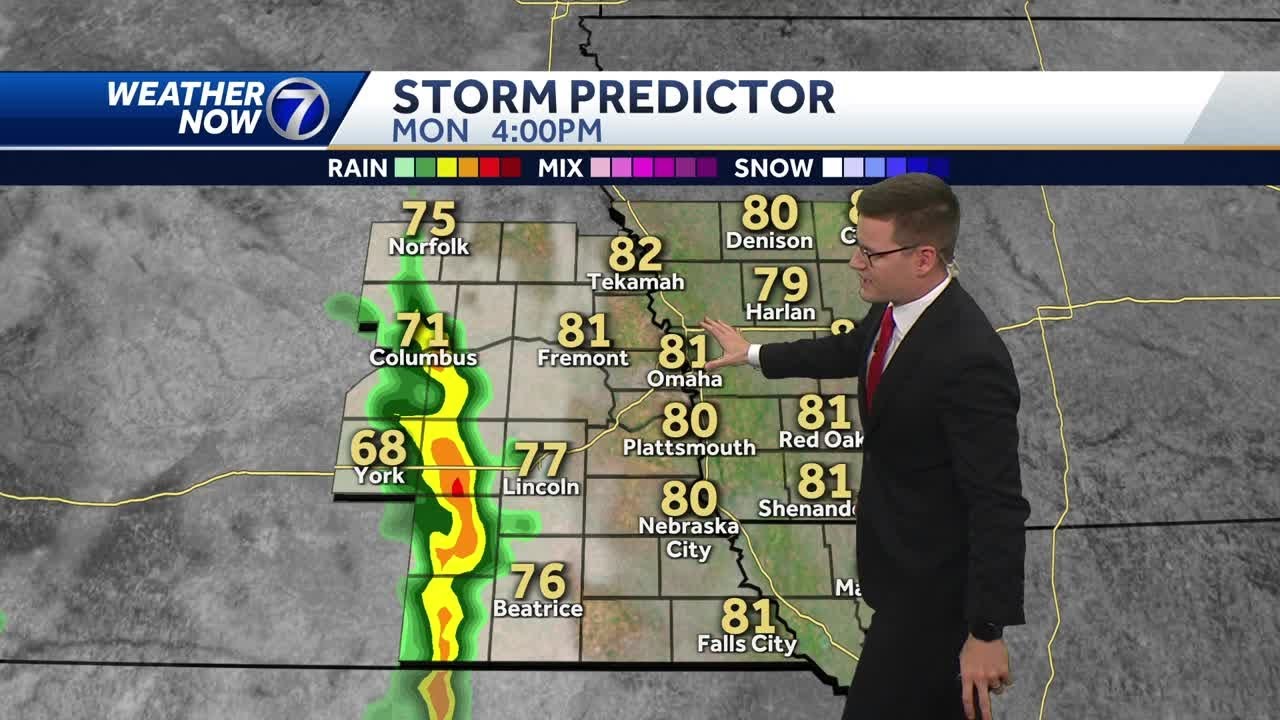Scattered showers, storms possible Monday evening - YouTube