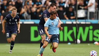 Sydney FC v Wellington Phoenix - Macca's® Extended Highlights | Isuzu UTE A-League screenshot 4