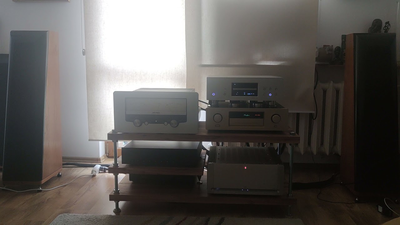 Audio Research GS 150, Accuphase C290, Esoteric X01d2, Tellurium  Q Silver  Diamond,