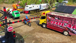 MOBIL TRUK OLENG, KERETA API KAYU NABRAK MOBIL MOLEN COR, CANTER FUSO MINIATUR TRUK RC