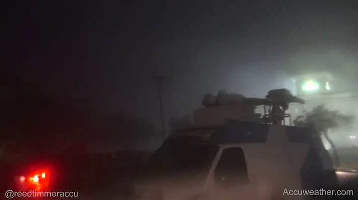 INTENSE eye wall of Hurricane Harvey at Rockport, ...