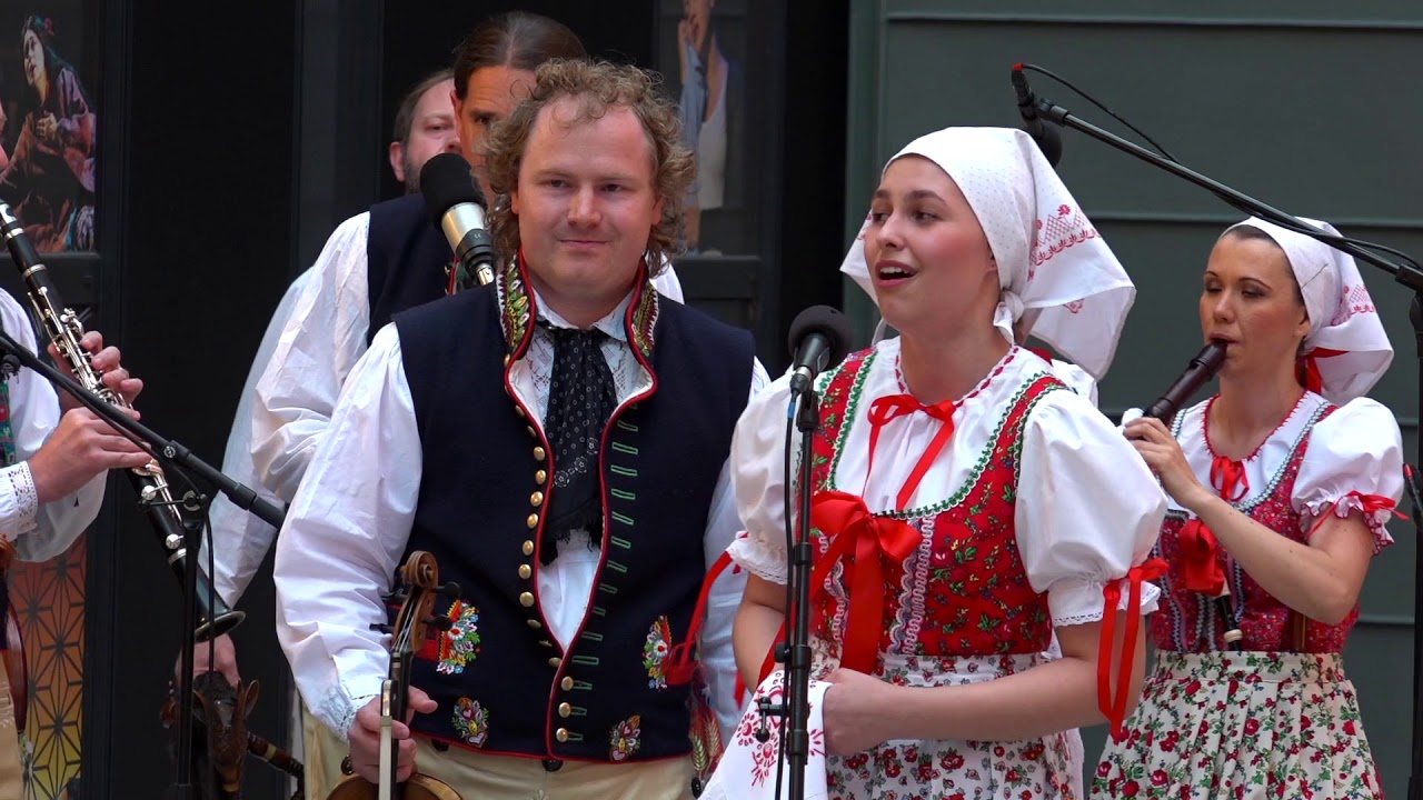 Plzeňský lidový soubor Mladina / sobota 27. 6. v 16:00 / iFolklorní Strážnice 2020