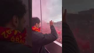 #محمد صلاح يحتفل مع جماهير الريدز بعد خروجه من  #دوري الأبطال اوربا