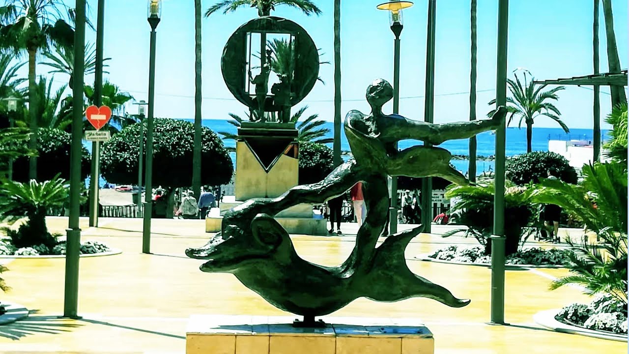 Marbella - Dali Skulpturen;  Musik vom Cleopatra V. Perepelita