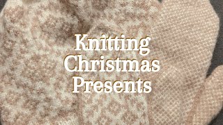 Knitting Christmas Gifts, a chaotic vlog | Jomas 2021
