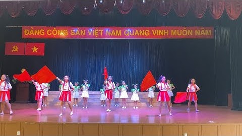 Chúng em tiến bước dưới cờ đoàn - Nhà Thiếu Nhi Quận 7 NTNQ7 - Phương Trang & Phương Nghi