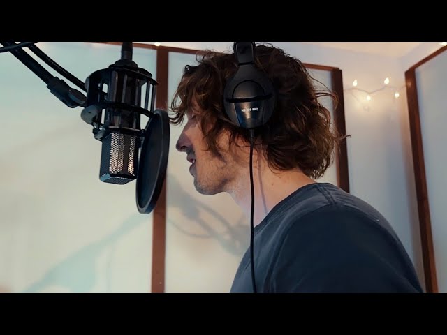 Dean Lewis - The Making of Looks Like Me class=