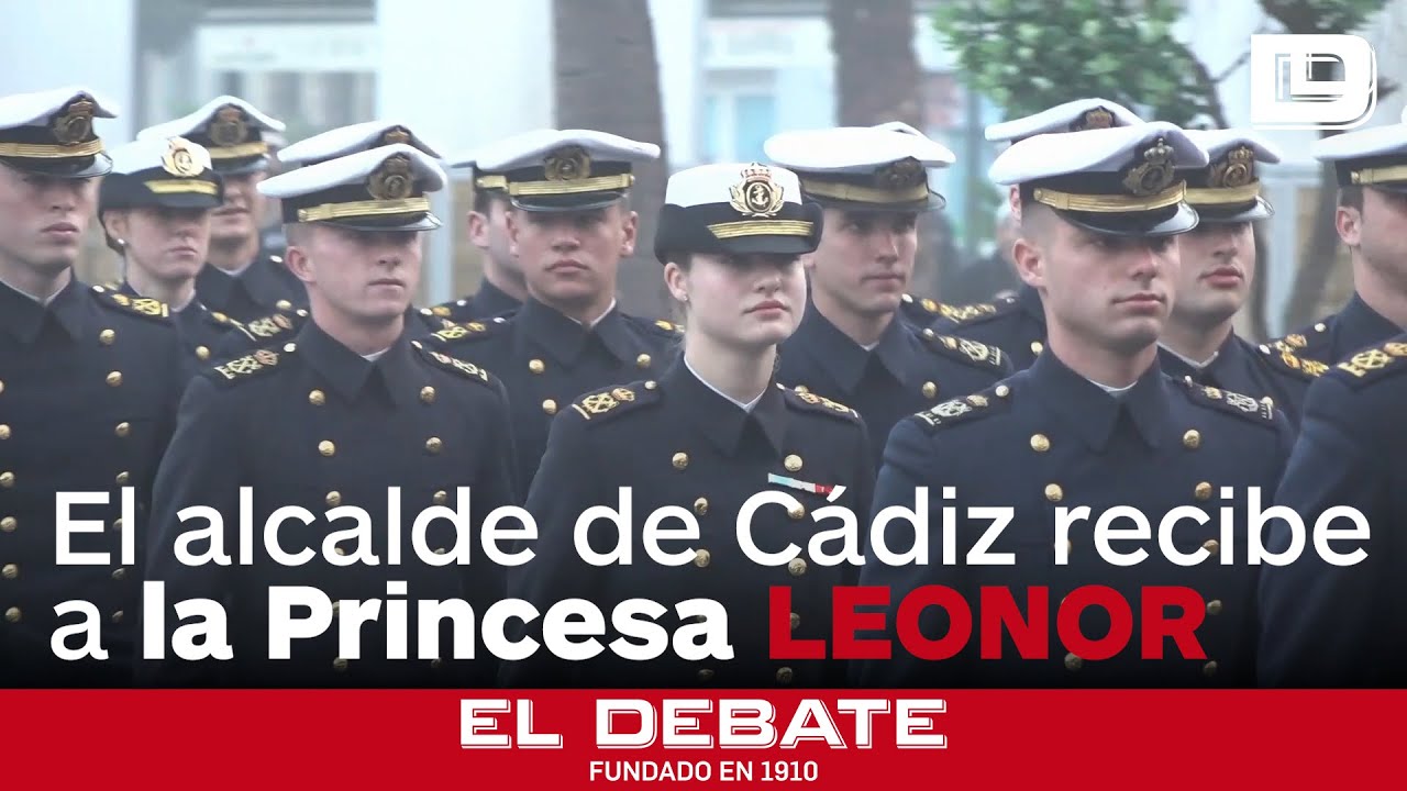 Aplausos y gritos de «guapa» a la Princesa Leonor en su visita al Ayuntamiento de Cádiz