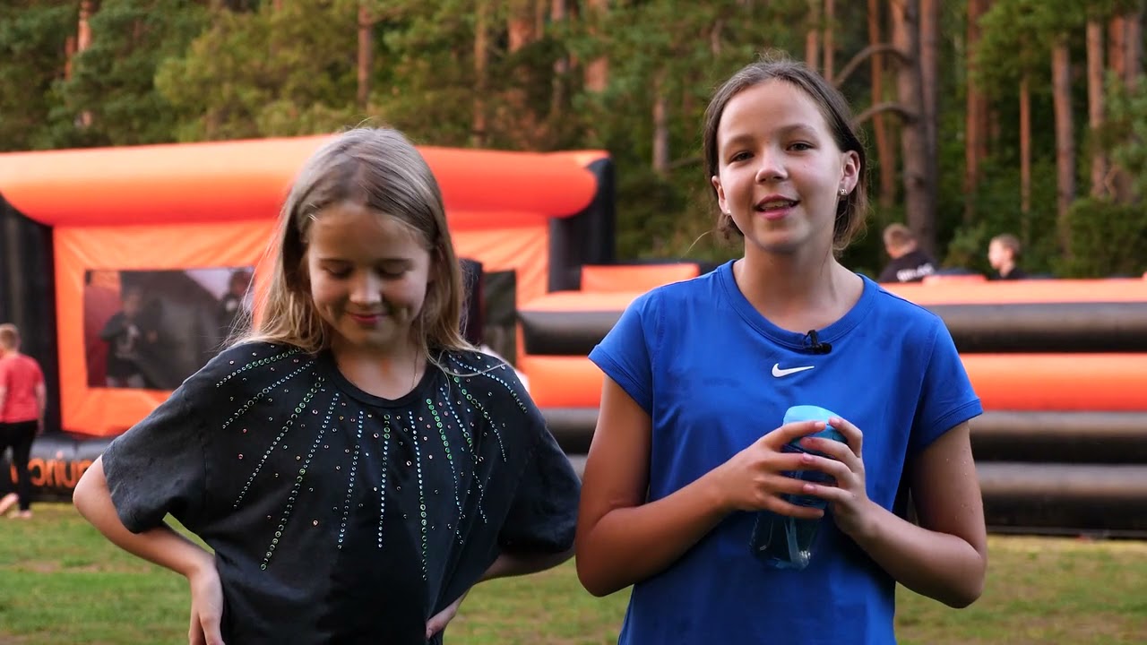 Linksmybės stovykloje Basakojis