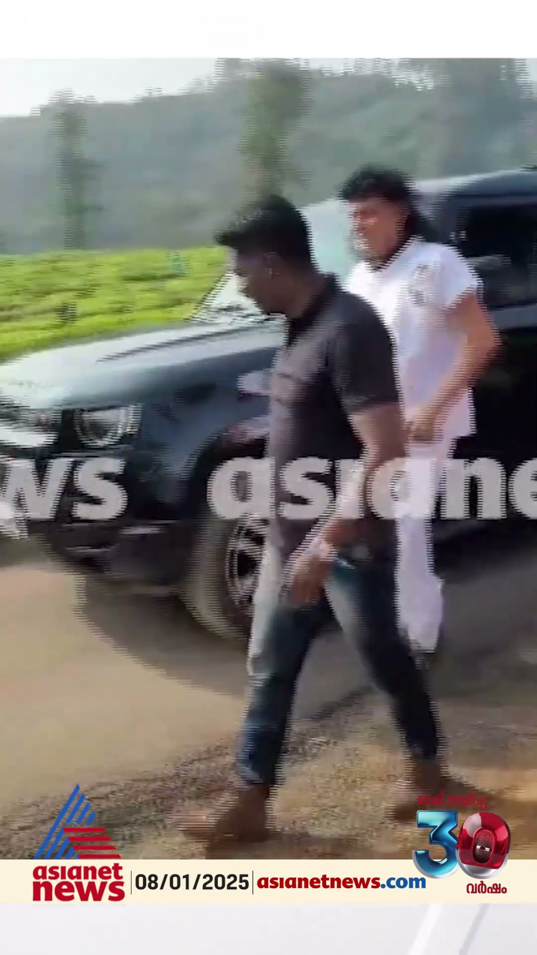 വഷളത്തരം കാണിക്കുന്നത് അധികാര കേന്ദ്രങ്ങൾ മാലയിട്ട് ആദരിക്കുന്ന വ്യവസായിയാണ് എന്നതുകൊണ്ടാണ് വൈറലായത്