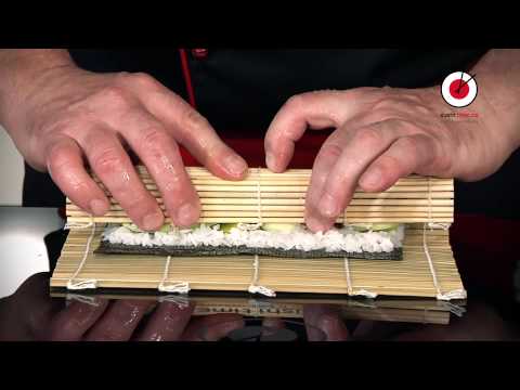 Příprava sushi Futomaki | Sushi Time Praha