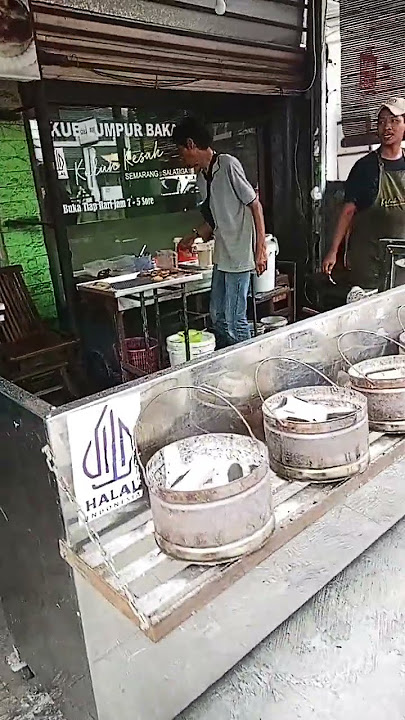 beli takjil untuk masjid....