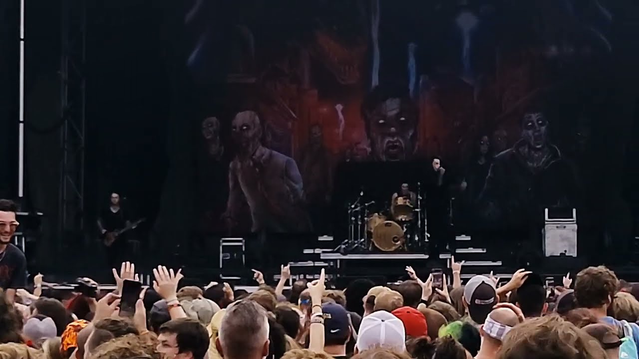 Falling In Reverse "Popular Monster" live at Inkcarceration Festival 7.16.2022 - 25k fans loud!!