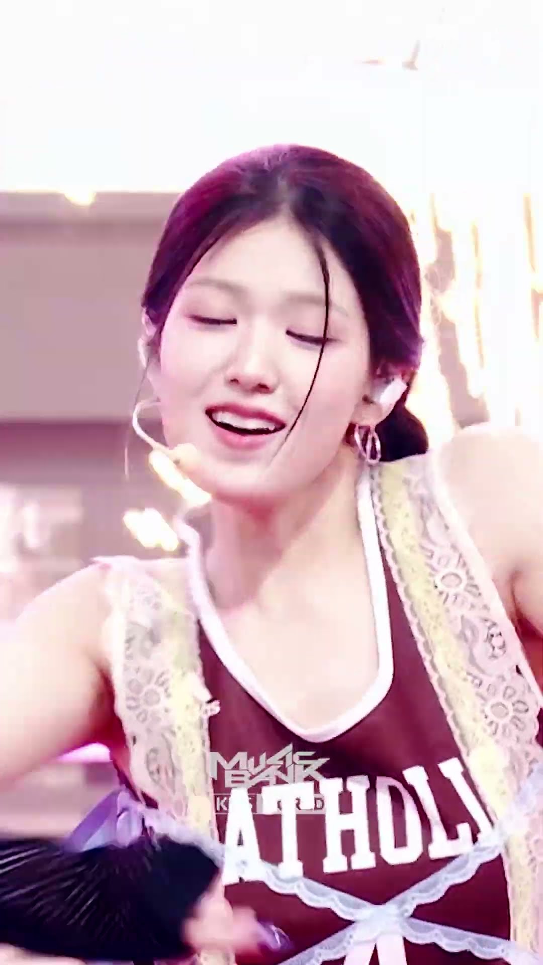 IZNA - izna #IZNA #izna #イズナ #이즈나 #Shorts #MusicBank | KBS WORLD TV