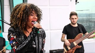 Julie Mayaya - We Don't Need Another Hero (Cover Tina Turner - Live la Radio ZU)