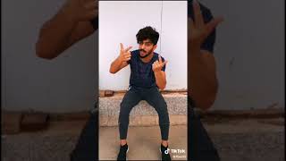 لحد يتفاجئ طلع عنده 11 اصبع ركز بيهن خرب دخت كد ما حسبتهن 😂 😂 😂 هاي شلون هيج