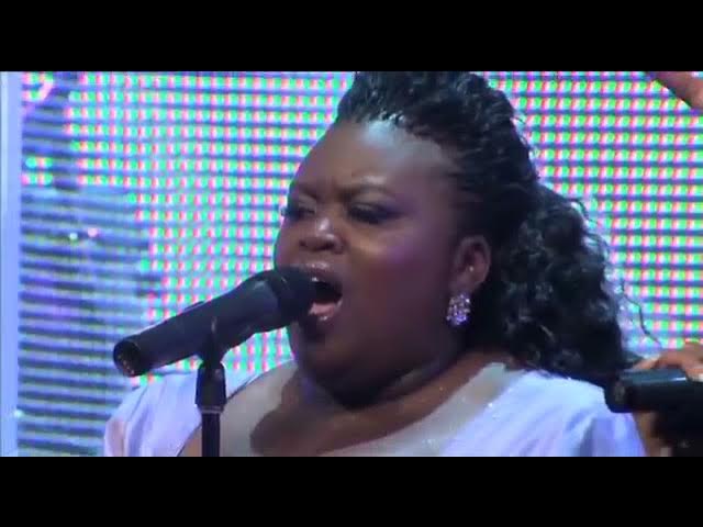 Ntokozo Mbambo - Inxaniwe Inhliziyo [Live Performance]