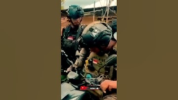 Prajurit TNI tertemb*k oleh KKB Papua. #tni #komando #abdinegara #prajurittni #shorts