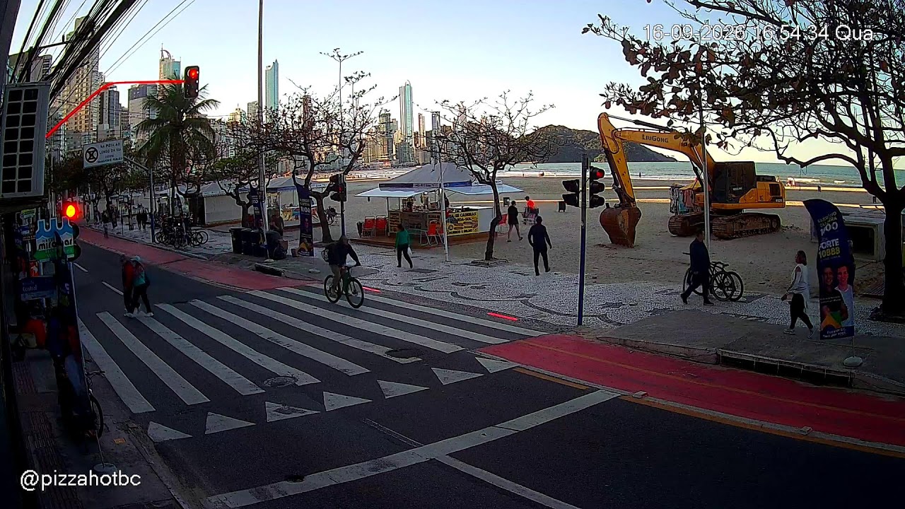 Balneário Camboriú – Avenida Atlântica Live — Balneário Camboriú, Santa Catarina live camera thumbnail