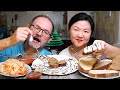 Мукбанг Сало с борщом /  Это очень вкусно! / Mukbang Salo with borsch