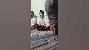 Kakek Bermasker Bisa Merokok