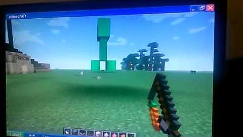 Minecraft tutorial! how to ride a pig with a saddle!