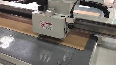 AOKE DCZ70 CNC flatbed cutting plotter corrugated cardboard paper box contour cutting plotter