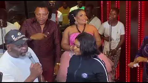 SEE HOW FUNSHO ADEOLU SINGS BETTER THAN SUNNY ADE FOR TOYOSI ADESANYA AT HER BIRTHDAY #reelenttv