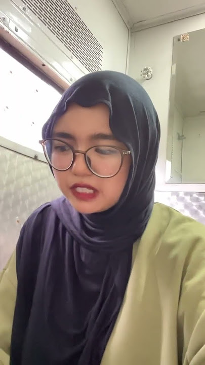 I'm so embarrassed to fart on the train😭 #shortvideo #shortdrama #shorts #train #stomachache #fart