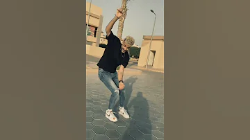 وانا ماشي بتمرجح فيها 