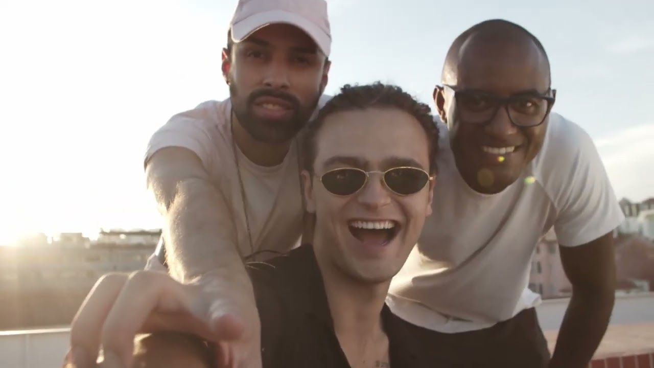 Sleduj Geo Da Silva & DJ Combo - Gimme Sunshine (Official Video) TV Version na YouTube