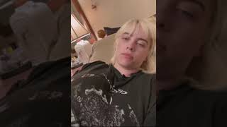 صدر بيلي ايليش يهز باستوري الانستقرام🤣😢Billie Eilish suffers with her boo*bs