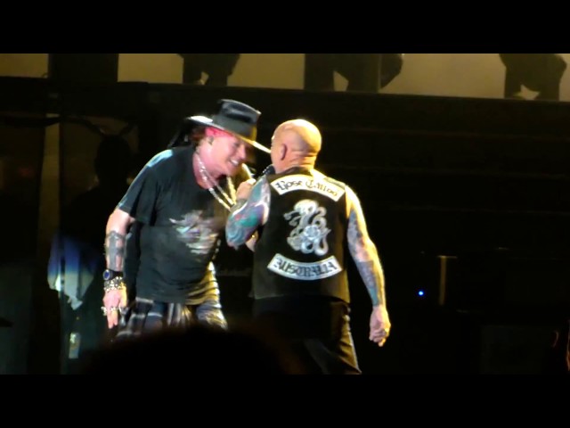 Guns n Roses (with Angry Anderson) - Nice Boys (Sydney, Feb 11 2017) class=