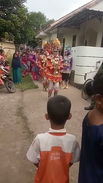 Heppy Banget Goyang Nya Mayoret Cantik Drumband AL JABBAR || Sindang Laut || #shorts #viral #fyp