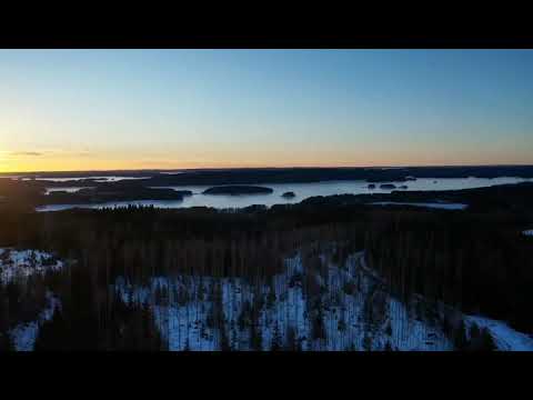 Video: Tuuliturbiinit Ja Pyhiinvaeltajamajat