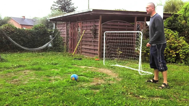 Voetballen: Lars tegen Peter (1-0)