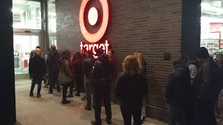 Uptown Minneapolis Target, Thanksgiving Day 2017