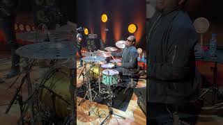 Gene Coye is making it look easy during soundcheck.