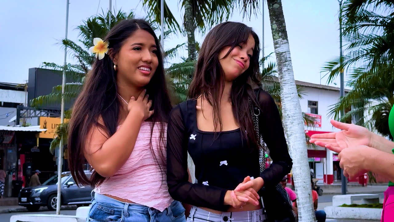 Jovencita niega a su madre por vergüenza por tener un trabajo humilde