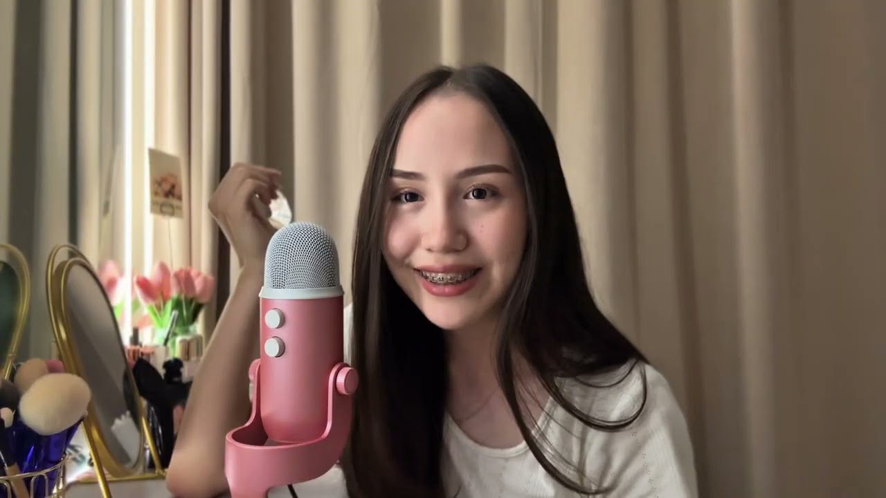 мой первый ASMR 🎀 | шёпот, нежные постукивания, шуршание и лёгкие триггеры