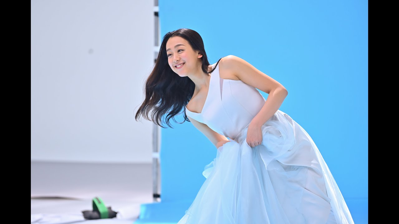 浅田真央が美しいダンスで“炭酸の泡”を表現 / スパークリング清酒「澪」新CMメイキング