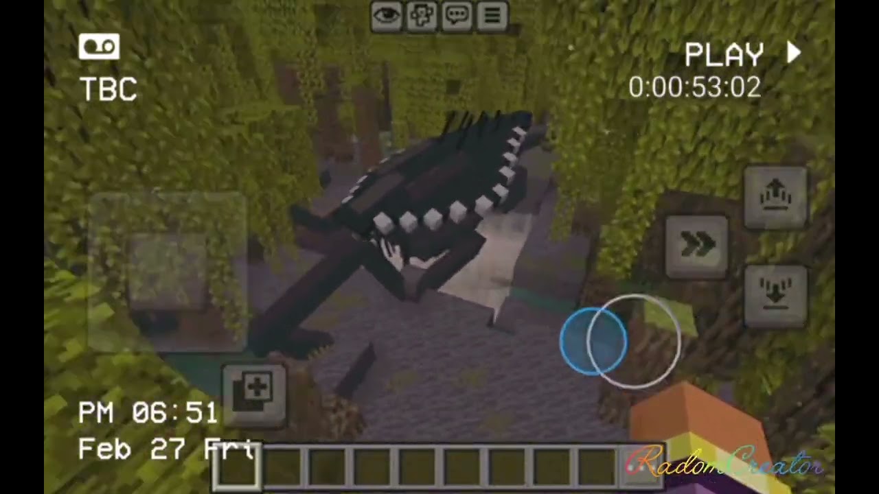 Трипод встаёт в мангровых болотах в майнкрафте!