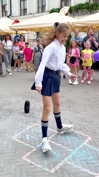 WALKING DANCE GAME 😂😍😍