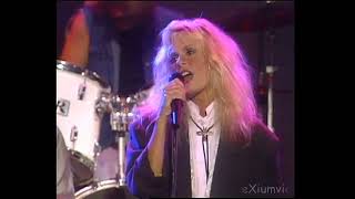 Watch Kim Carnes Begging For Favors video