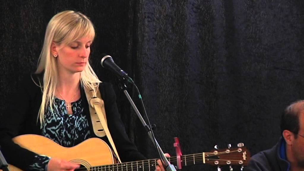 (289) Emilia Lindberg: Han er med deg på høyden