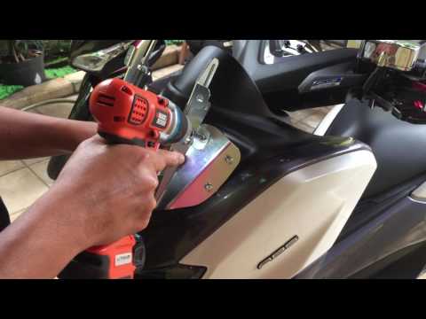 SerPo-x dengan spion CBR 250RR pada yamaha xmax - With 