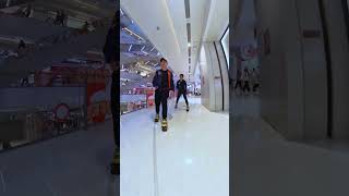 Traffic? Gone! E-skates turn red lights into green lanes.#Airtrick #Skating #skate #Commute #AIRGEAR