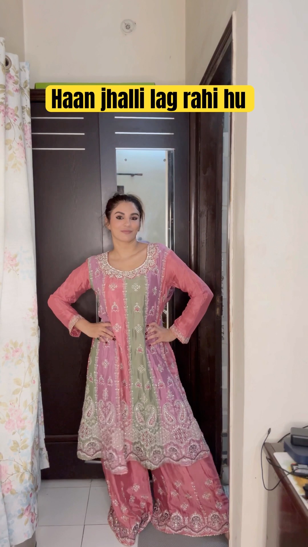 Haan lag rahi hu jhalli si ?? #priyankatyagi #shorts #ashortaday
