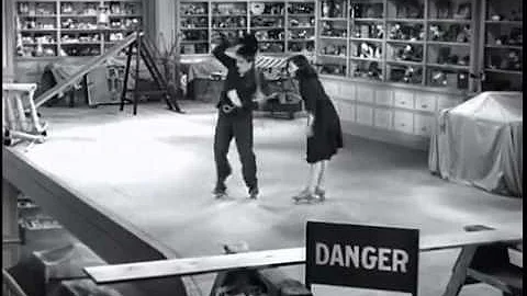 Charlie Chaplin   Les Temps Modernes   Bande Annonce